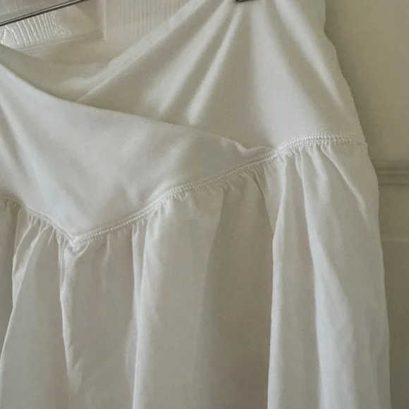 Offline by Aerie White Crossover Skirted Active Skort Size L EUC - Picture 5 of 13